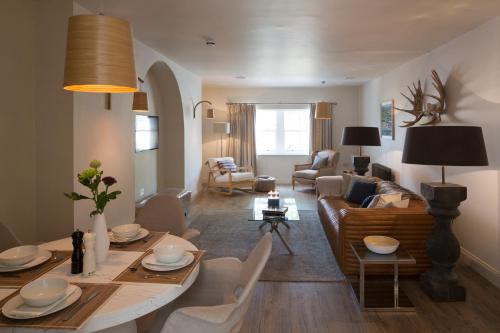 Cotswold Grey — 4-Star Luxury Hotel in Moreton In Marsh, United Kingdom