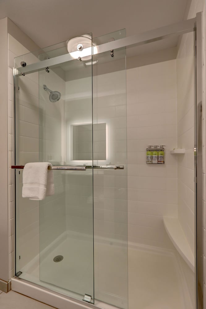 Holiday Inn Express & Suites Auburn Downtown by IHG - photo 24