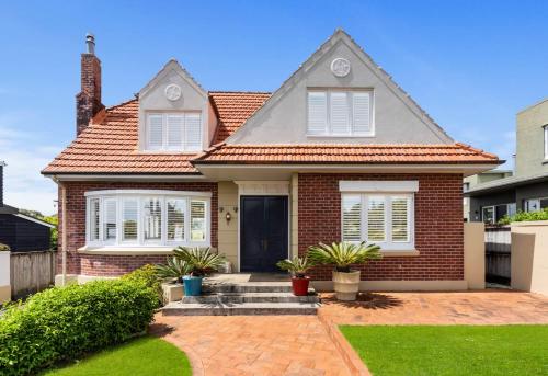 Sky Stars Elegant Home with Seaview — 4-Star Luxury Hotel in Auckland, New Zealand