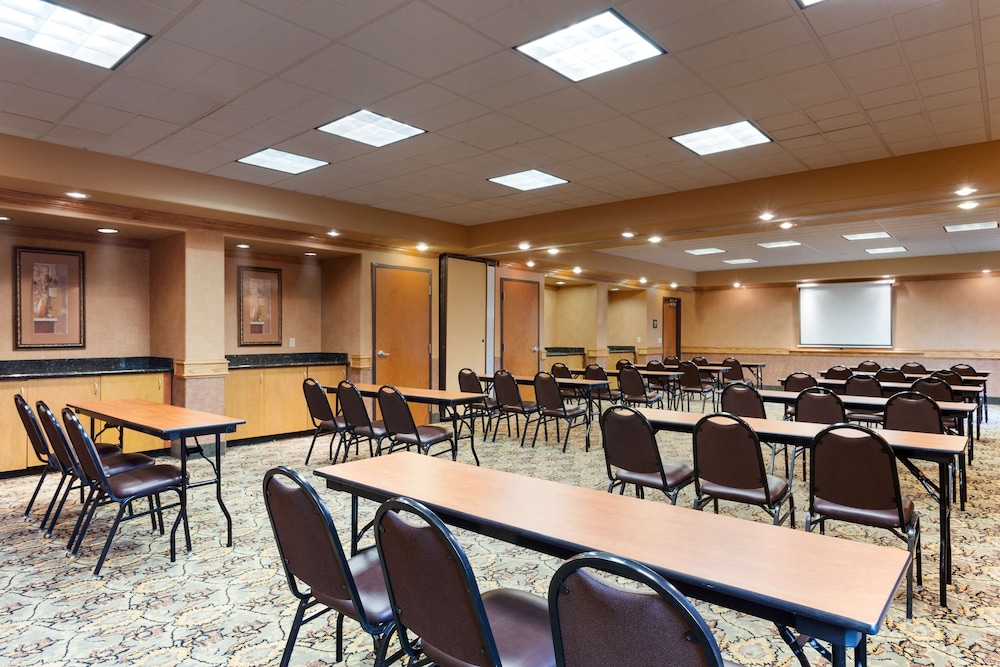 Hampton Inn & Suites Pharr - photo 18