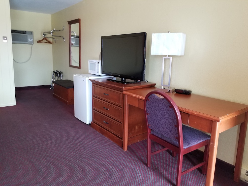 Eldon Inn - photo 17