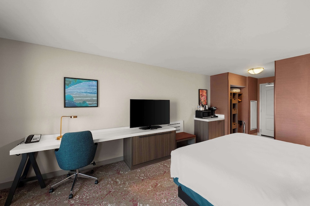 Hilton Garden Inn Omaha East Council Bluffs - photo 28
