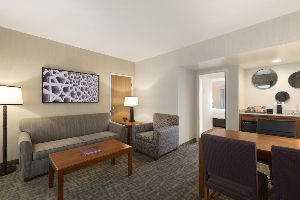 Embassy Suites by Hilton Santa Ana Orange County Airport - photo 30