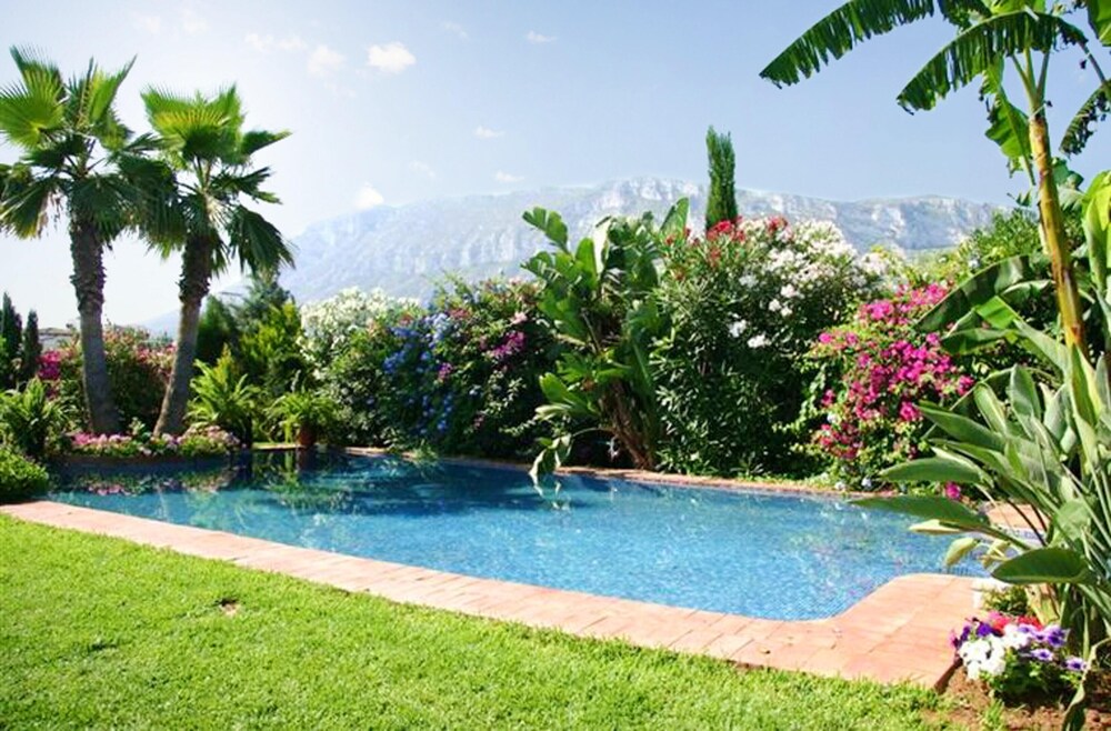 House With 4 Bedrooms in Dénia With Wonderful Mountain View Private Pool Enclosed Garden — 4-Star Luxury Hotel in Denia, Spain