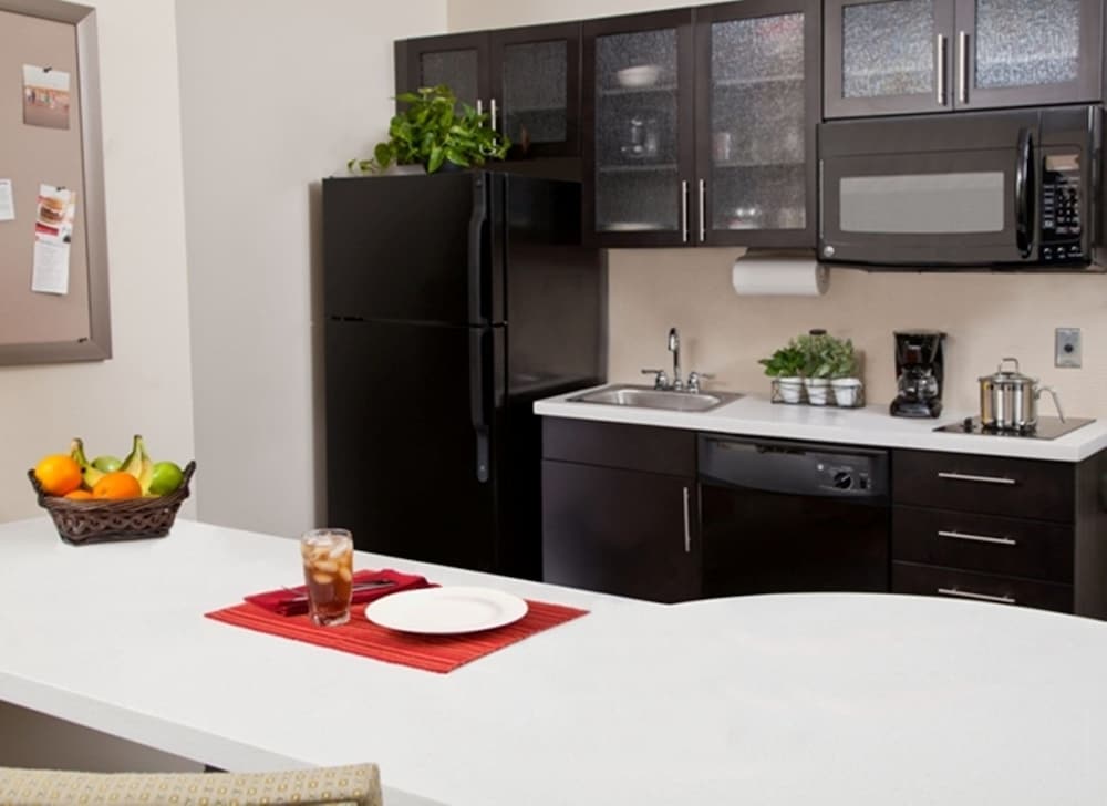 Candlewood Suites Grove City Outlet Center by IHG - photo 7