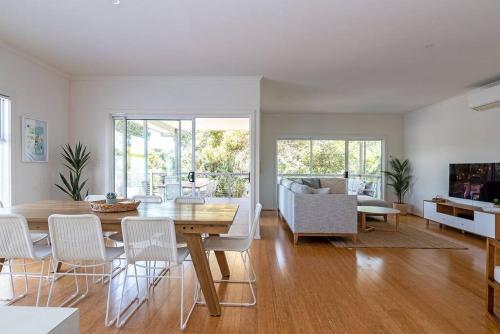 The Deck Goolwa. River and Beach Pet friendly - last minute hotel in Unknown City