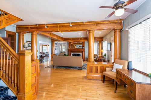 Inn at Beulah Beach on Crystal Lake - photo 11