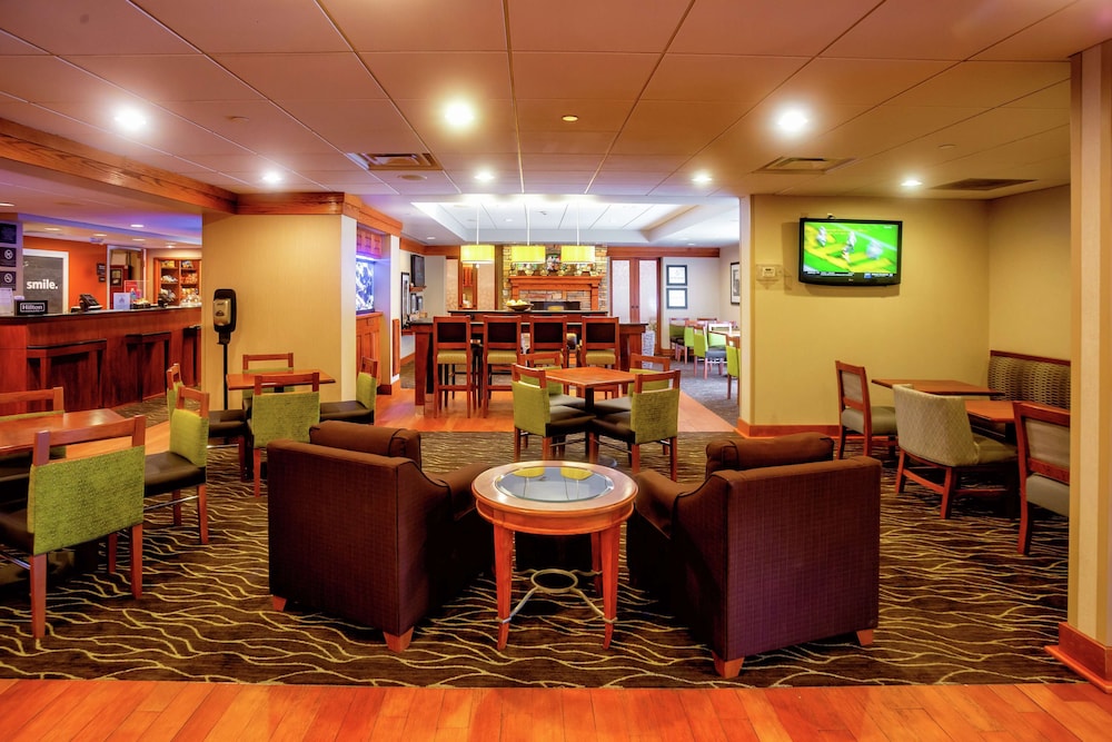 Hampton Inn Wheeling - photo 6