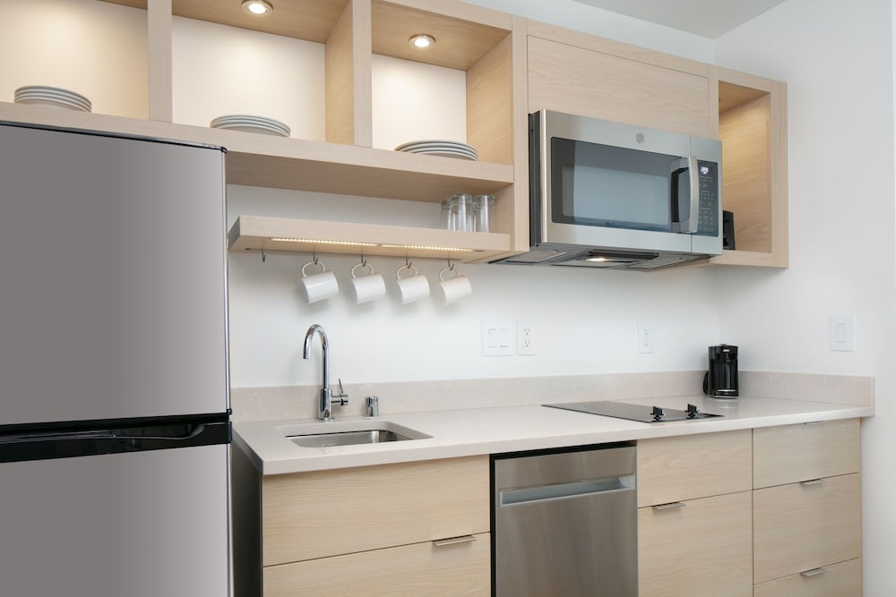 TownePlace Suites by Marriott Oconomowoc - photo 17