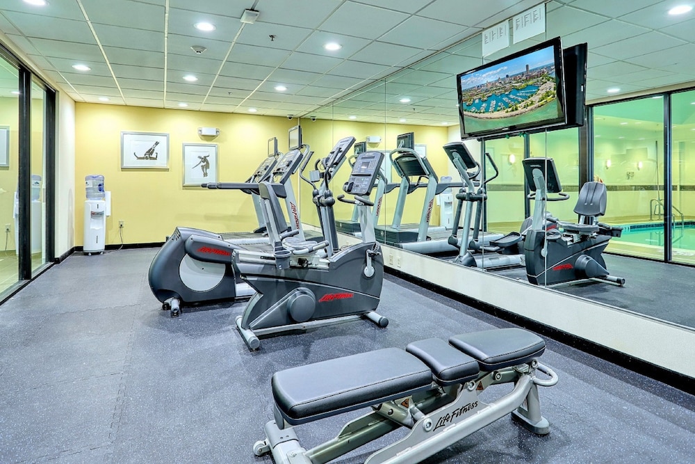 Holiday Inn Express Hotel & Suites Batavia Darien Lake by IHG - photo 24