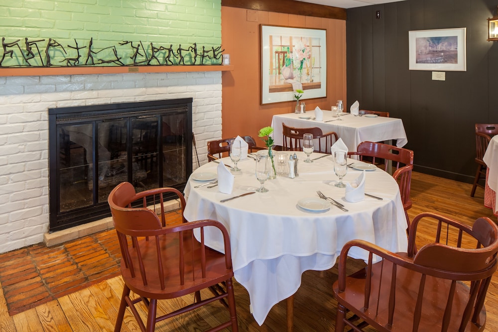 New Harmony Inn Resort and Conference Center - photo 20