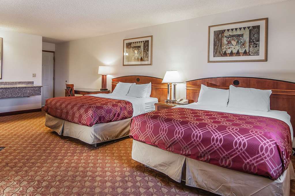 Econo Lodge Inn & Suites Madras - photo 19