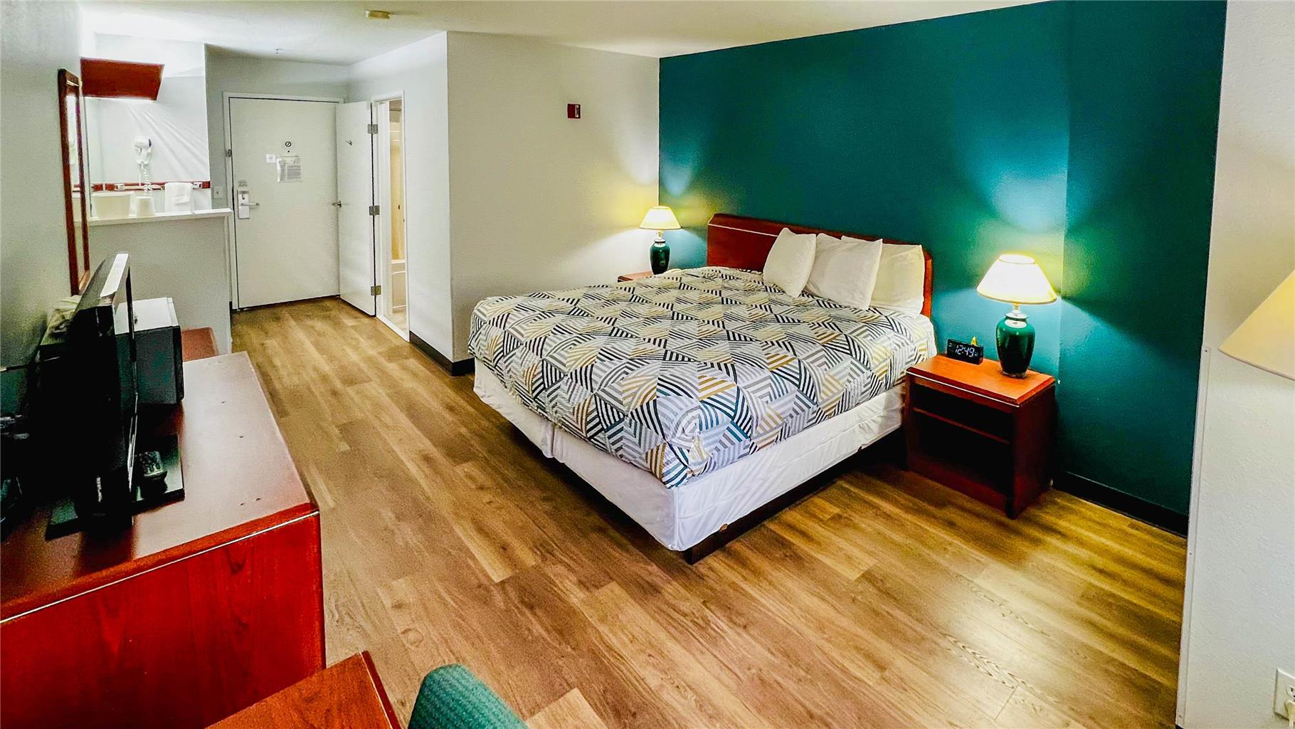 Studio 6 Suites Portland OR I 5 OHSU - photo 25