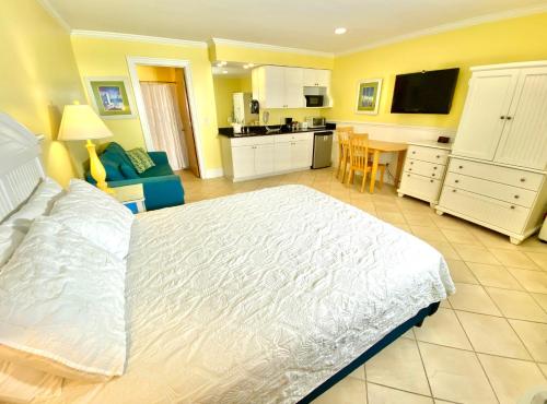 Island Inn of Atlantic Beach - photo 50
