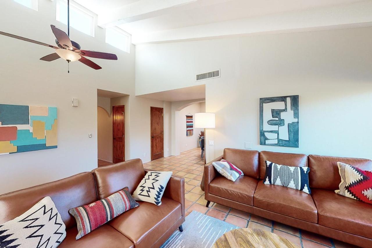Calle Bartinez Oasis - carbon neutral hotel in Tucson