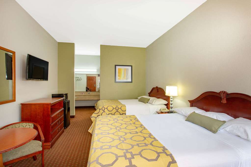 Baymont by Wyndham Midway Tallahassee - photo 14