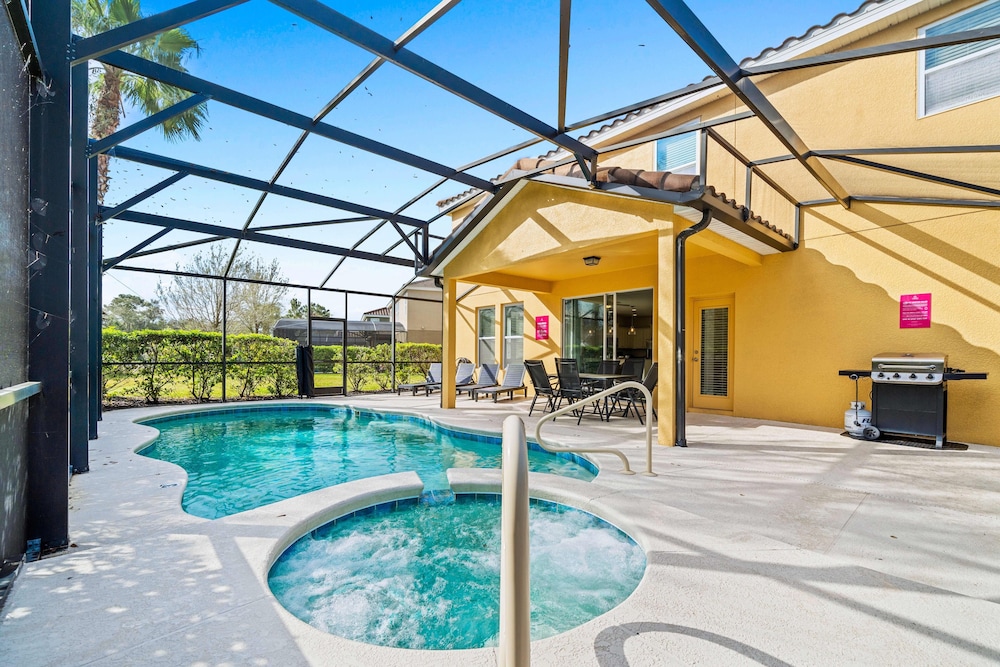 4131 Oaktree Drive - last minute hotel in Davenport