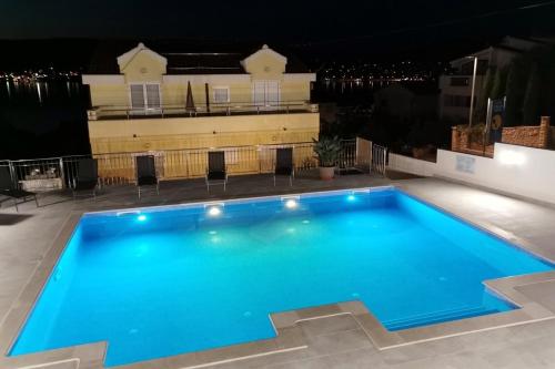 Family friendly apartments with a swimming pool Okrug Gornji Ciovo 8626 — 4-Star Luxury Hotel in Trogir, Croatia