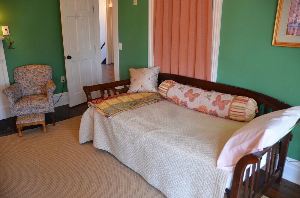 The Walker Inn - photo 18