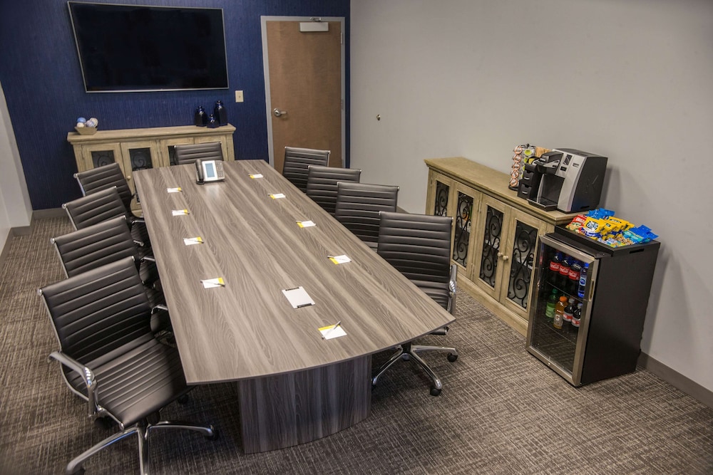 Hampton Inn & Suites Charlotte Ballantyne - photo 56