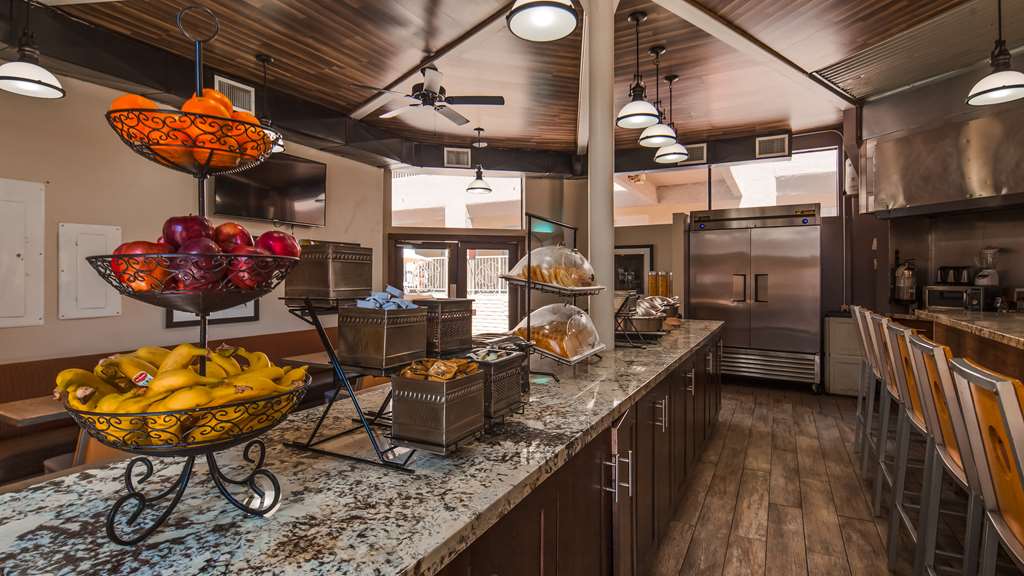 Best Western Yuma Mall Hotel & Suites - photo 4