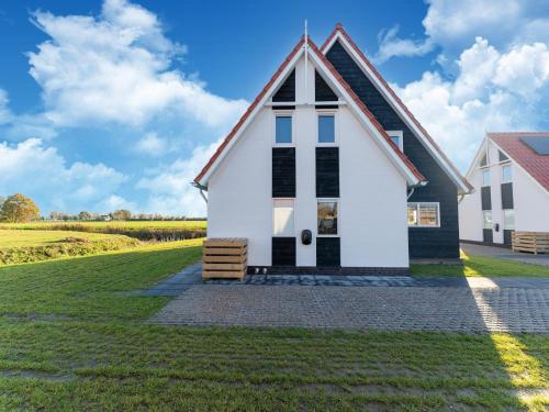 Villa in Zeeland near Oosterschelde Park — 4-Star Luxury Hotel in Scherpenisse, Netherlands