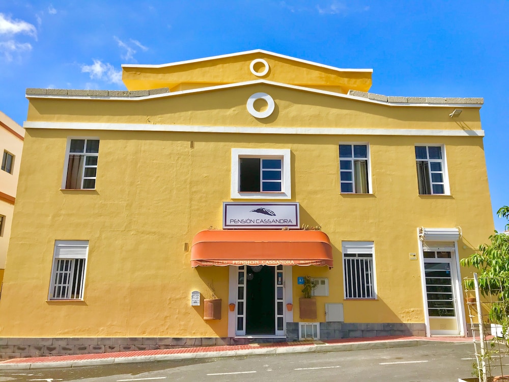 Hotel Pensión Cassandra — hotel in Arona