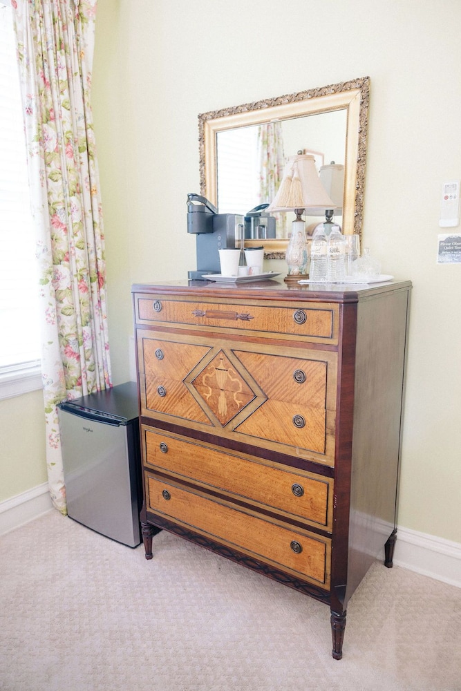 Kenmore Inn - photo 21
