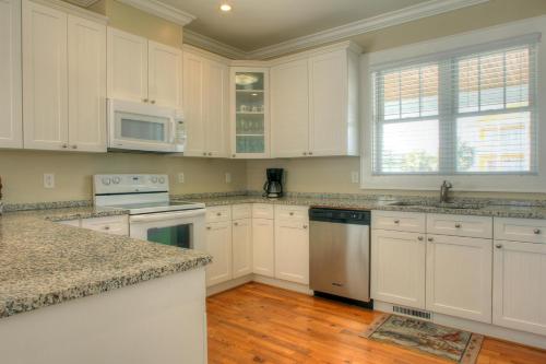 Family Tides by Carolina Beach Realty in Kure Beach, United States