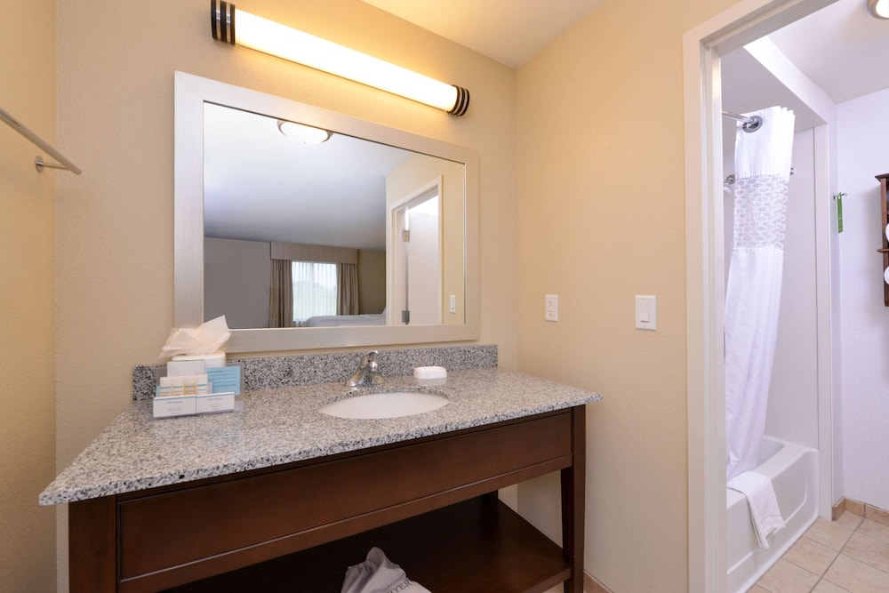 Hampton Inn Omaha Midtown Aksarben Area - photo 35