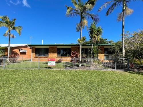 Yolanda Burrum Heads Beachfront 3BR Aircon — hotel in Burrum Heads