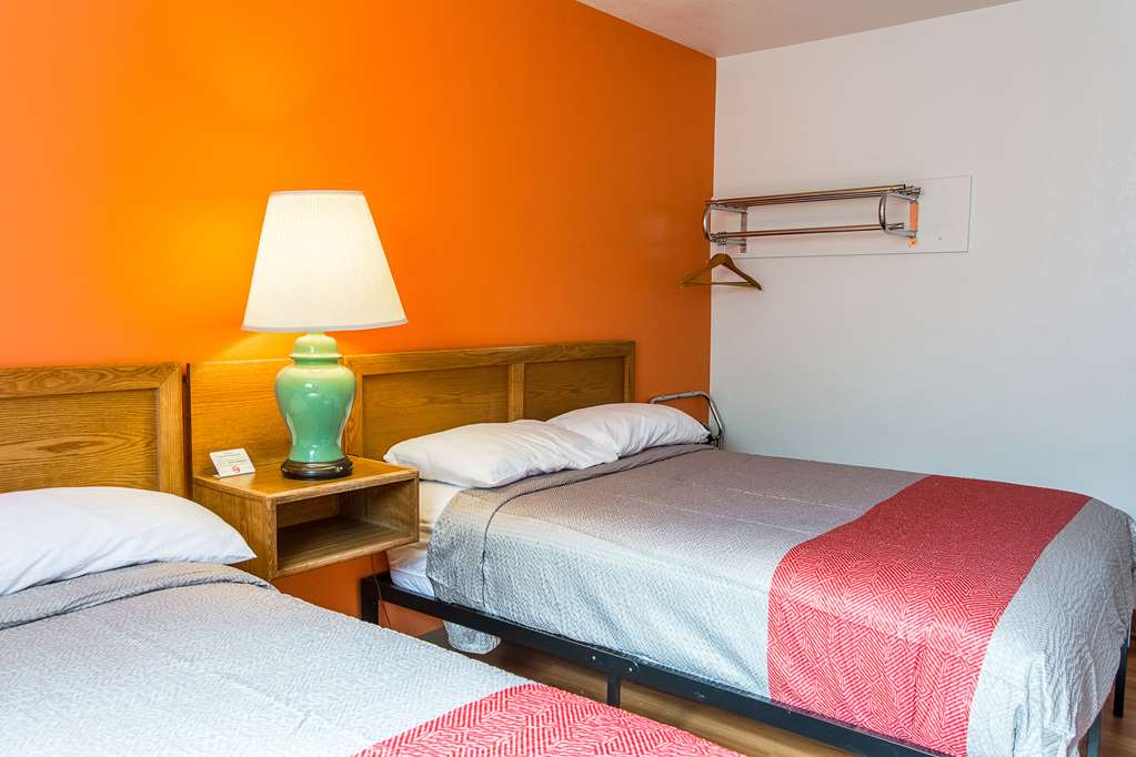 Motel 6 Madras OR - photo 7