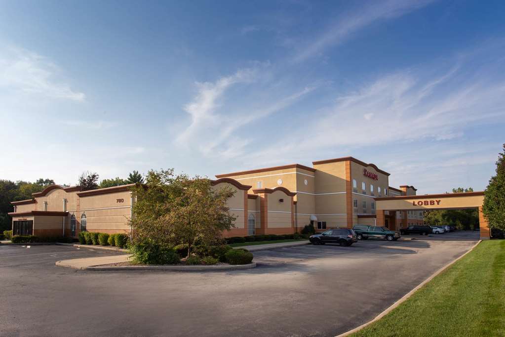 Ramada by Wyndham Glendale Heights Lombard - featured photo