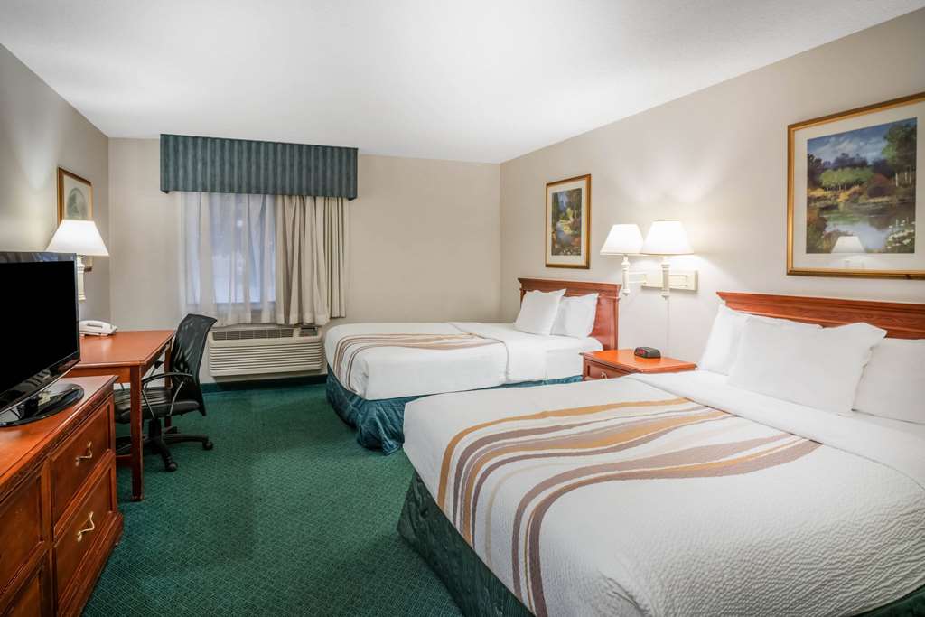 La Quinta Inn & Suites by Wyndham Nashville Franklin - photo 12