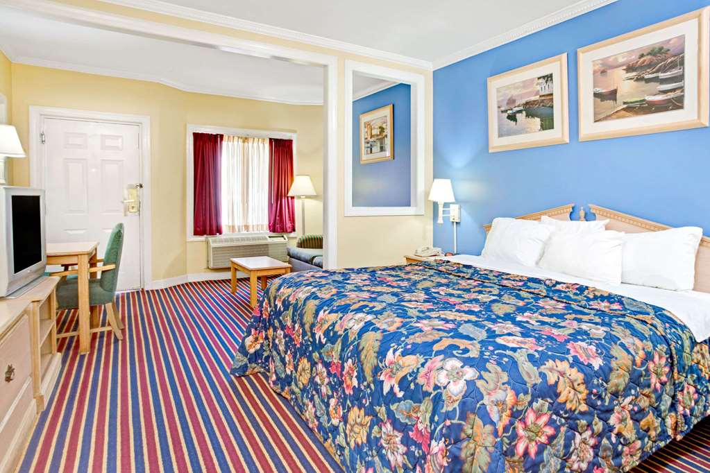 Days Inn by Wyndham Kingsland GA - photo 17