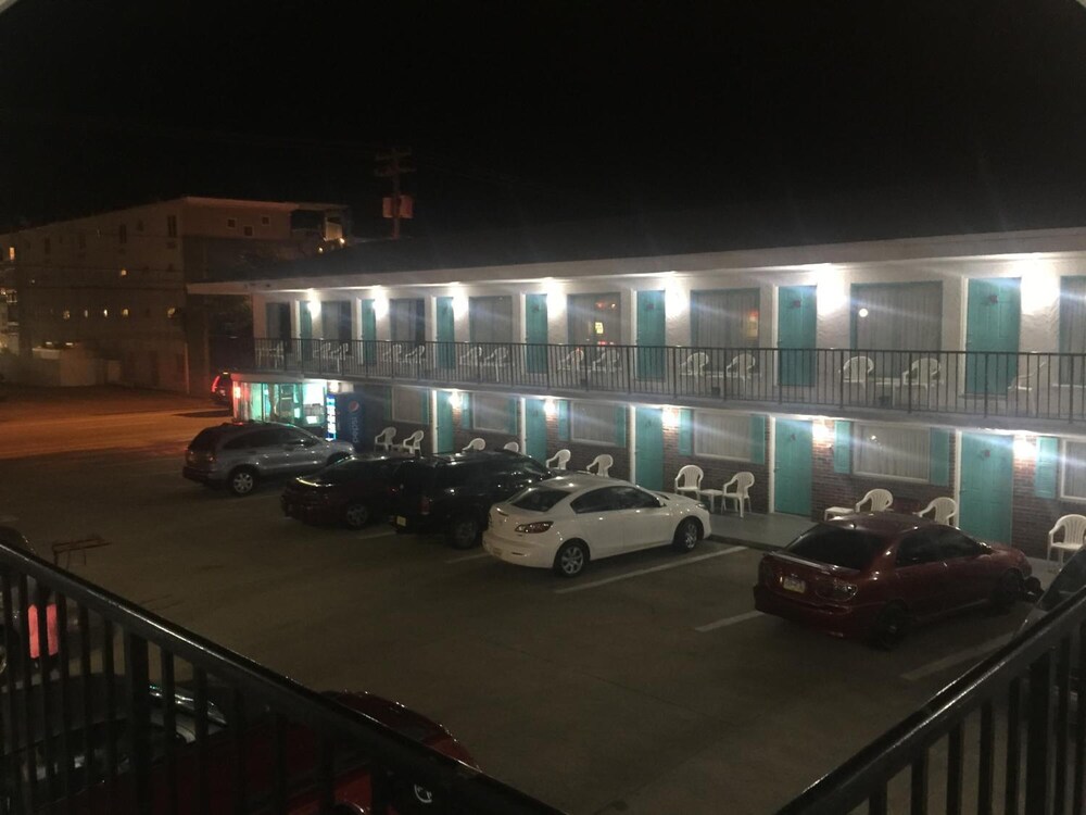 Surf Comber Motel - photo 23