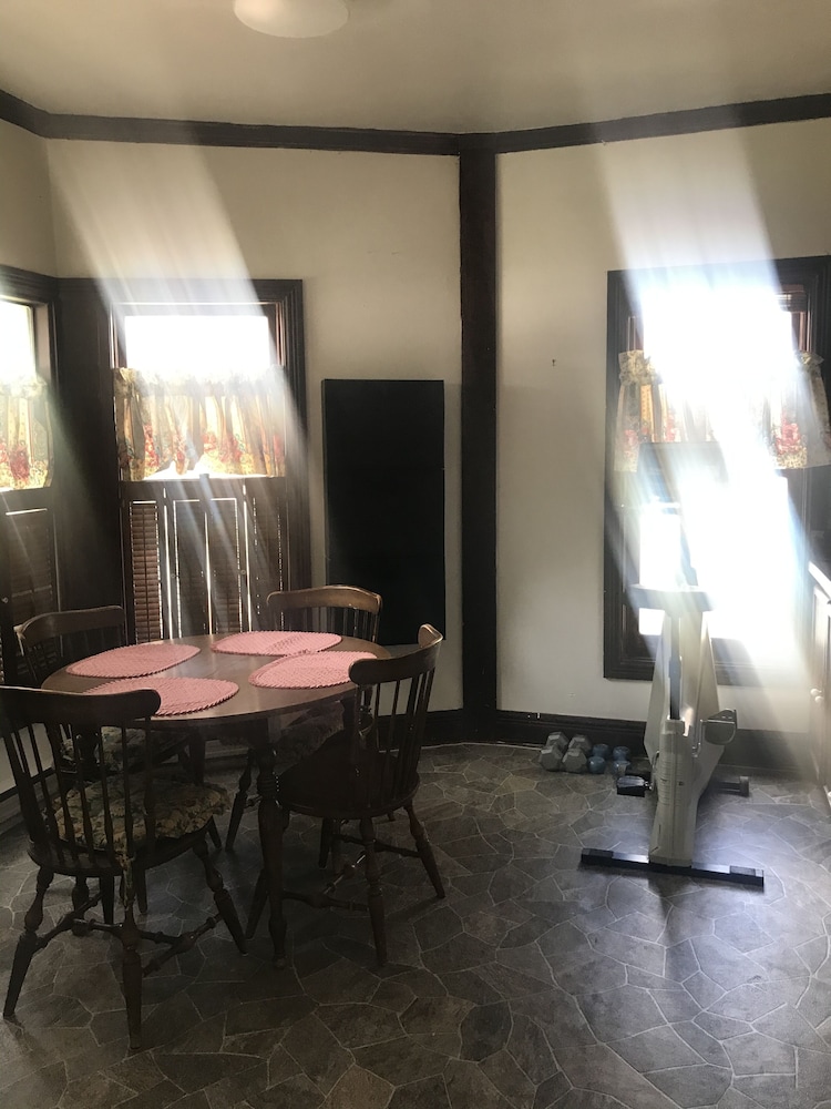 Historic Windsor Hotel - photo 20