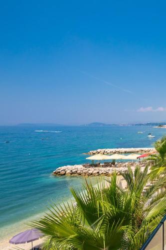 Paoma Lux Beach Suites — 4-Star Luxury Hotel in Podstrana, Croatia