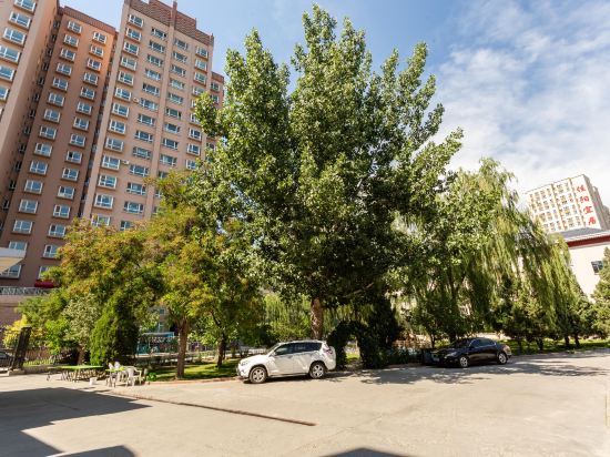 Lanzhou Hotel in Huocheng, People's Republic of China