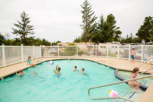 Long Beach Camping Resort Yurt 9 - photo 12
