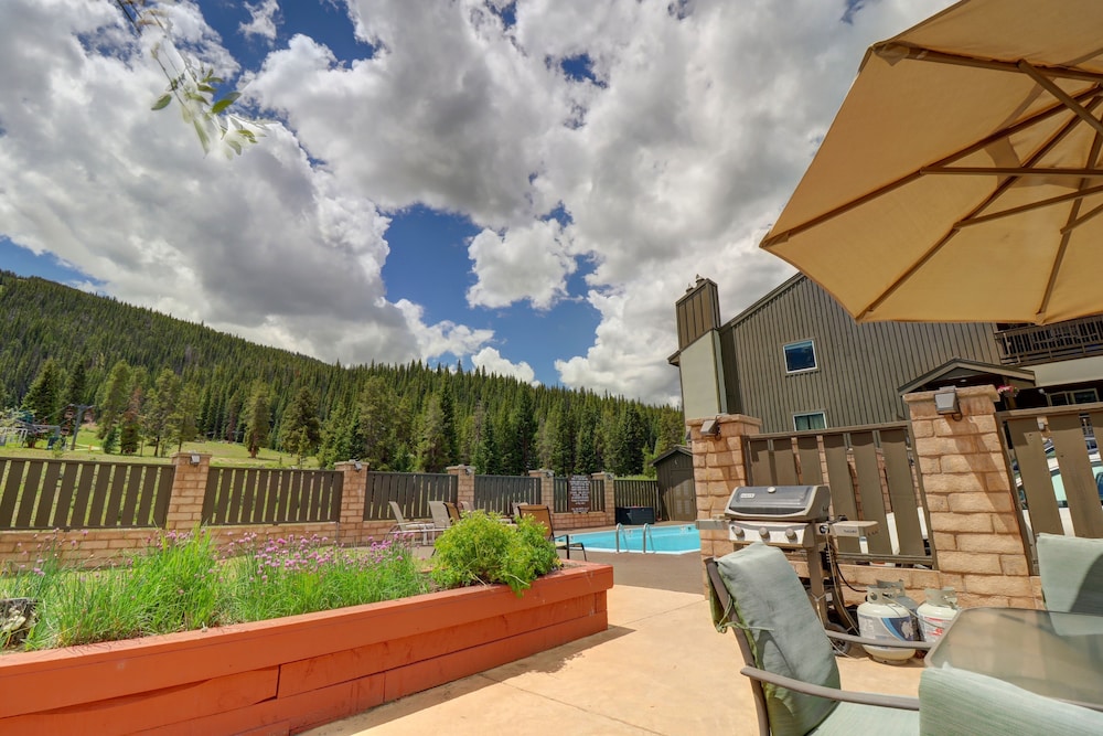 Heated Pool Ski In Walk Out Perfect Hotel Room CV210A by Redawning - photo 17