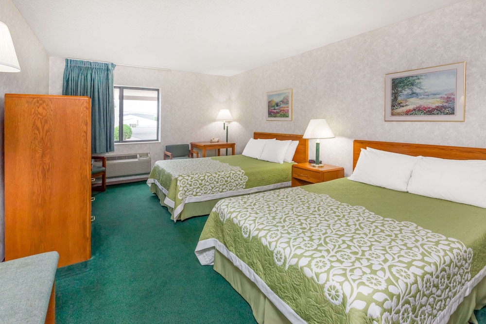 Days Inn by Wyndham Alpena - photo 13