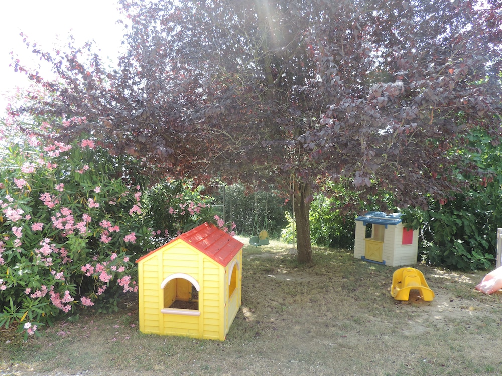 Aux deux lions - last minute hotel in Arzens