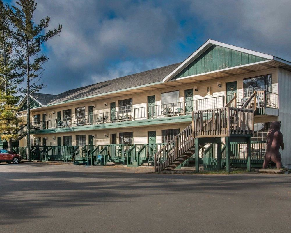 Econo Lodge Mackinaw City - photo 7