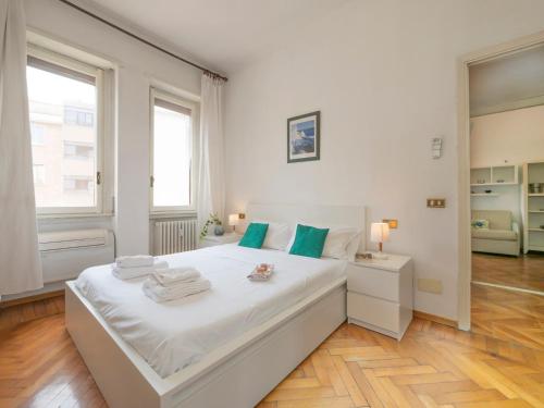 Moscova dream Bright and Quiet 5th Floor Apartment — 4-Star Luxury Hotel in Milan, Italy