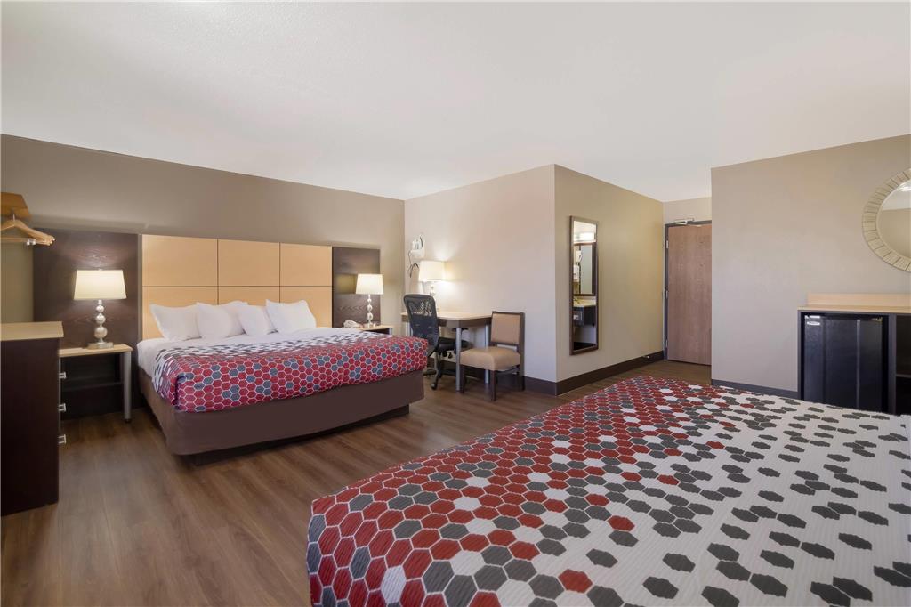 Econo Lodge Grand Forks near University - photo 20