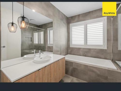 Serenity - last minute hotel in Melton South