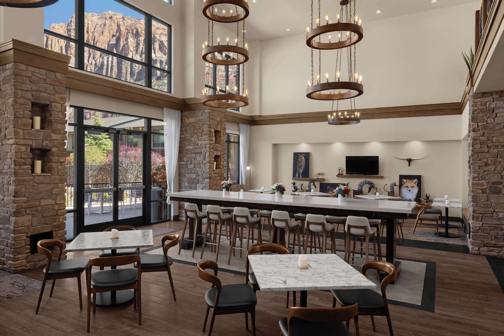 Hampton Inn & Suites Springdale Zion National Park - photo 25