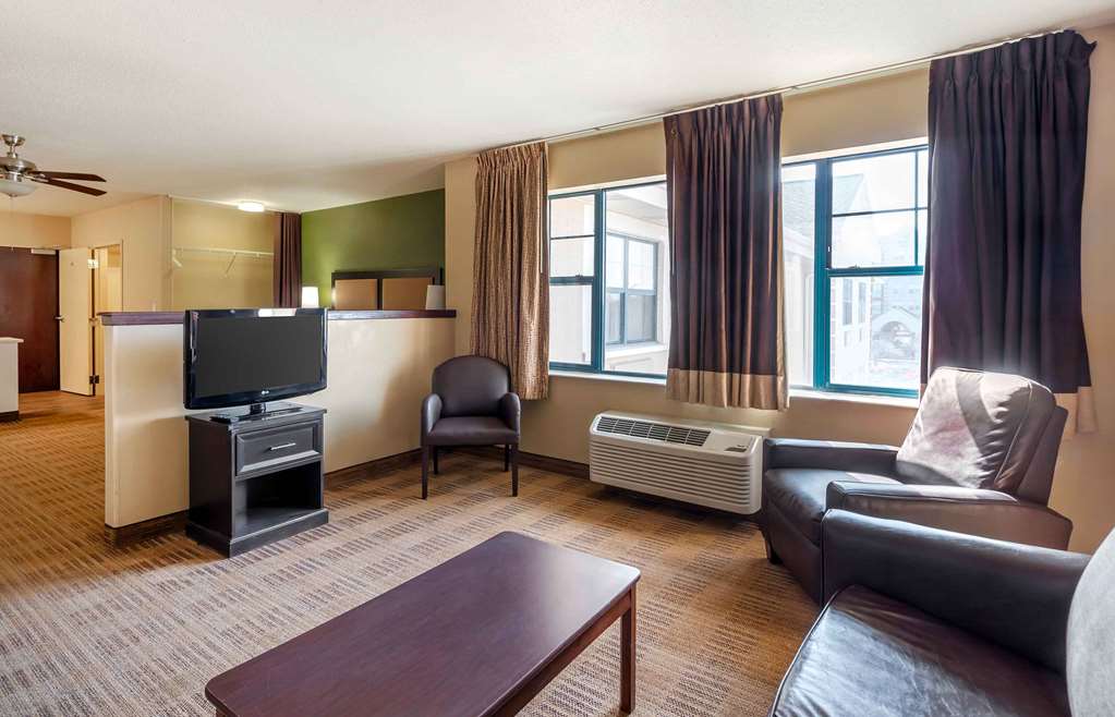 Extended Stay America Suites Chicago Woodfield Mall - photo 28