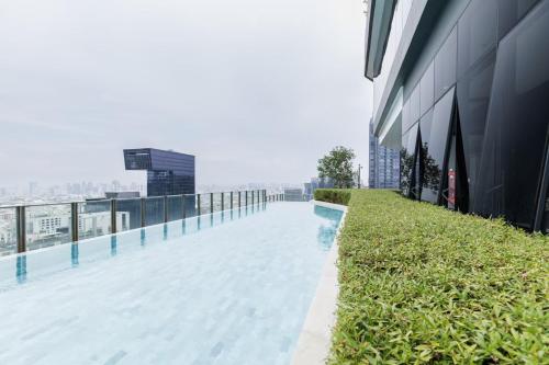 无边泳池 Jodd 夜市对面 Mrt Rame 9 月租优惠 — 4-Star Luxury Hotel in Bangkok, Thailand